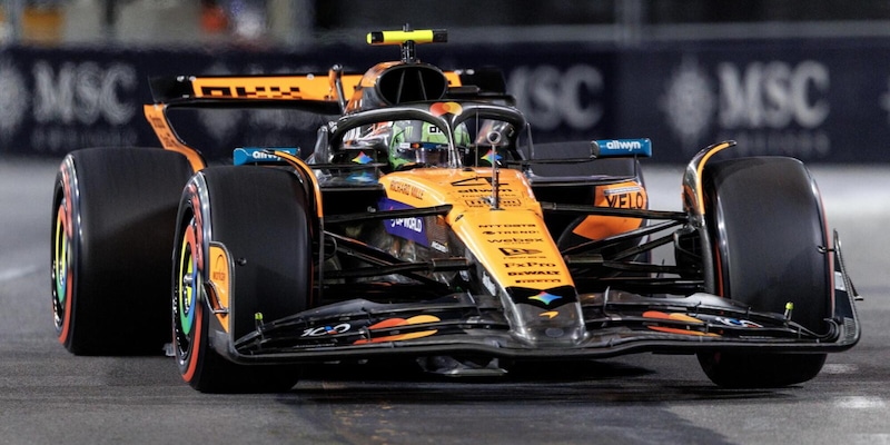 Norris in testa alle libere, Leclerc al terzo, Hamilton decimo: interruzione per tombino