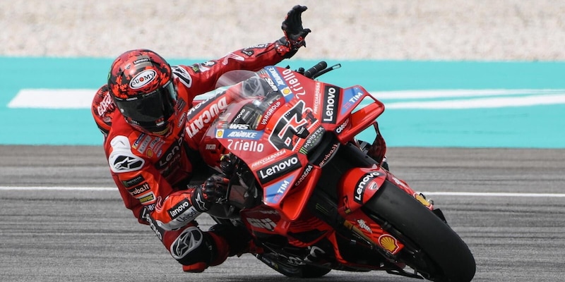 Bagnaia domina Sepang: pole e vittoria sprint in Malesia