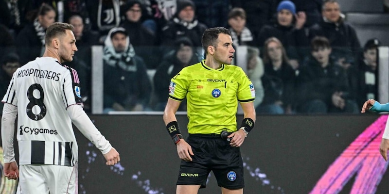 Arbitro in azione: gestione lineare e fallo decisivo tra Palestra e Kostic nella Juve‑Cagliari