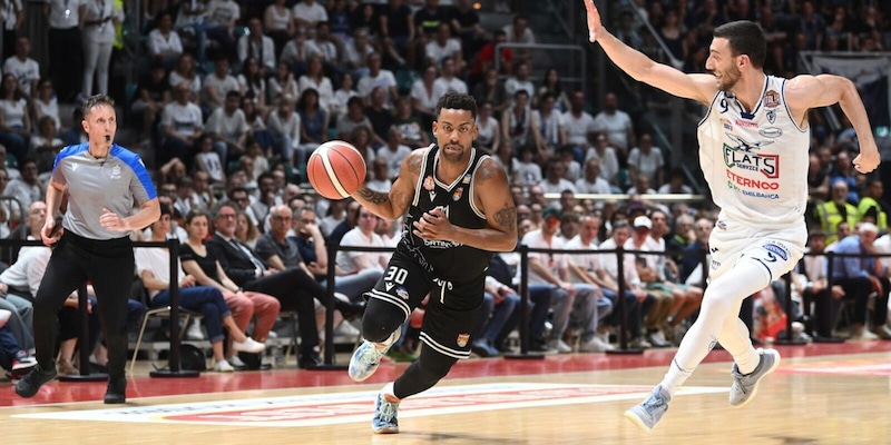 Virtus Roma vince all'ultimo secondo contro Livorno, ottavo successo consecutivo