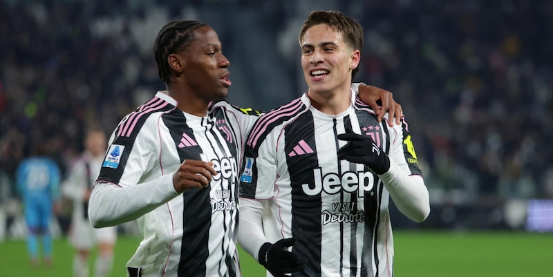 Juventus vince 3‑0 al Cagliari, Yıldız guida la squadra