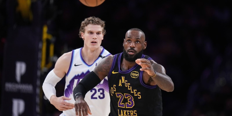 LeBron James torna in campo: i Lakers celebrano la 23ª stagione con vittoria