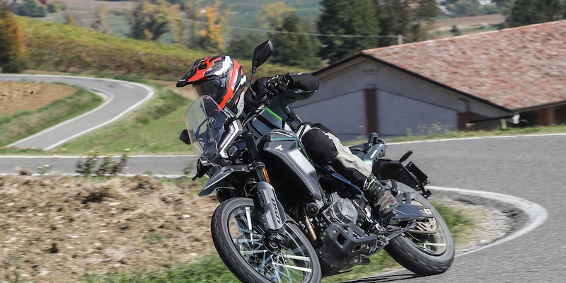 Moto Morini Alltrhike: l’avventuriera versatile per città e fuoristrada