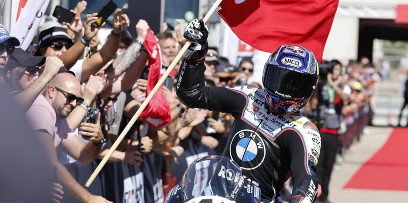 Razgatlioglu conquista il terzo titolo mondiale di Superbike, Bulega vince a Jerez