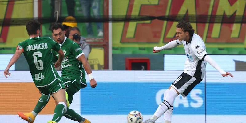 Avellino crolla a Cesena: 0‑3, romagnoli triplano e rigore contestato