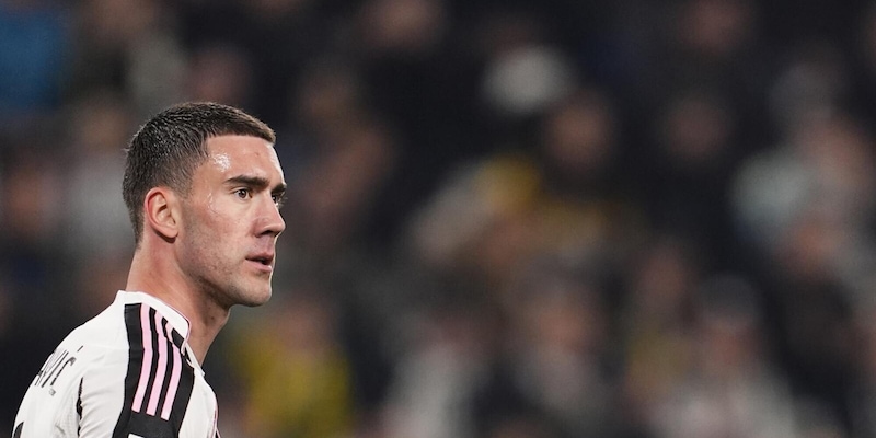 Vlahovic sotto osservazione della Juventus: nessuna lesione, ma monitoraggio per sovraccarico muscolare