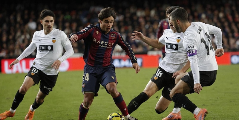 Valencia vince 2‑0 al Mestalla, interrompe la serie di sconfitte