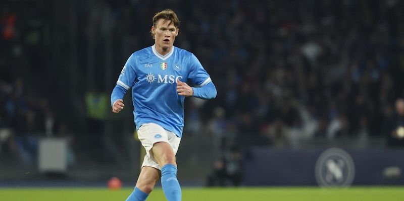 McTominay, la spina dorsale difensiva del Napoli, sfida il Milan per la finale