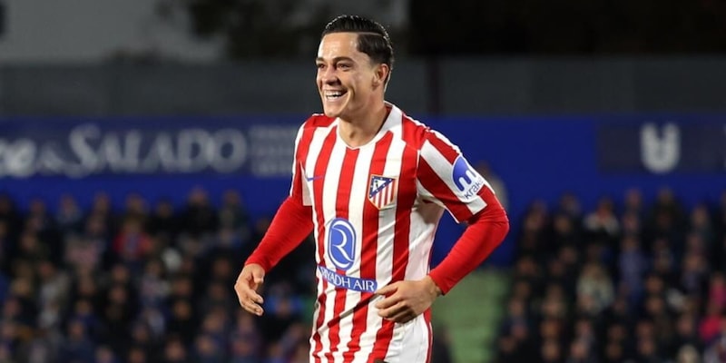 Raspadori in arrivo alla Roma: incontro decisivo con Simeone e prospettive contrattuali