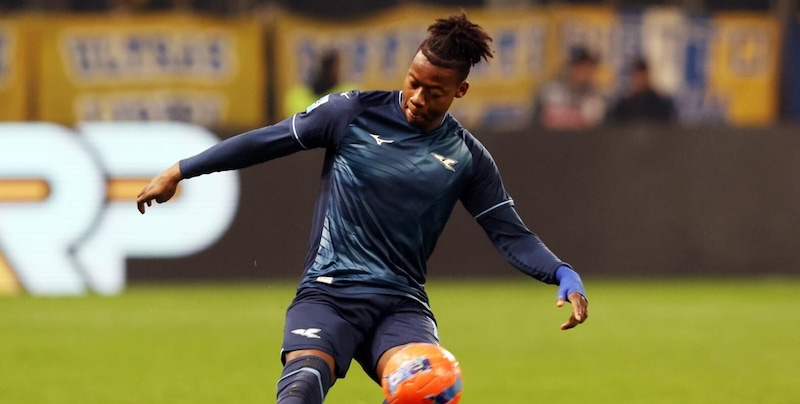 Noslin resta in Lazio: Sarri consolida difesa superando Dia e mira a Castellanos