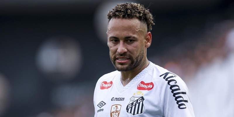 Neymar si sottopone a intervento chirurgico per tornare in campo e partecipare al Mondiale 2026