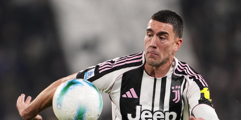 Vlahović escluso dalla lista del Barcellona: l'accordo con il Milan è la ragione