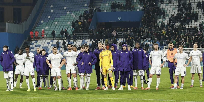 Fiorentina condanna la violenza sul campo del Sassuolo: nessun spazio per intimidazioni