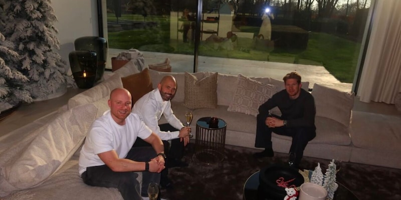 Kevin De Bruyne e Reijnders: un gesto di solidarietà durante le festività natalizie