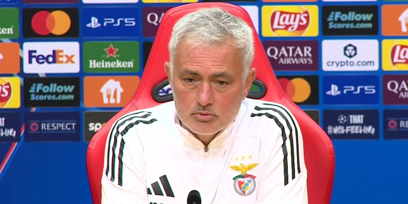 Mourinho: le assenze del Napoli non sono motivo di scherzo prima della Champions League vs Benfica