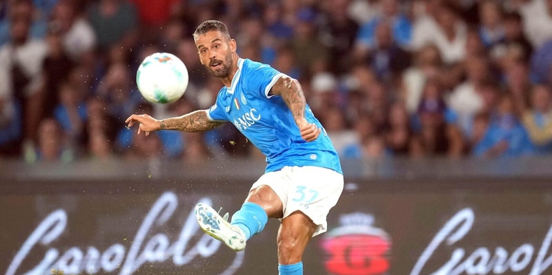 Spinazzola lancia una battuta su Mourinho durante incontro a Lisbona