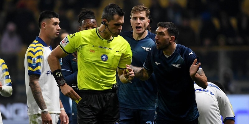 Lazio: Fabregas squalificato per tre partite e multato di 5.000 euro