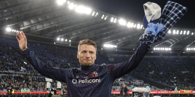 Immobile commuove in tributo a Mihajlovic durante la sfida Lazio-Bologna