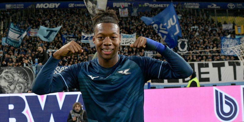 Lazio vince al Tardini grazie a due espulsioni che hanno cambiato le sorti