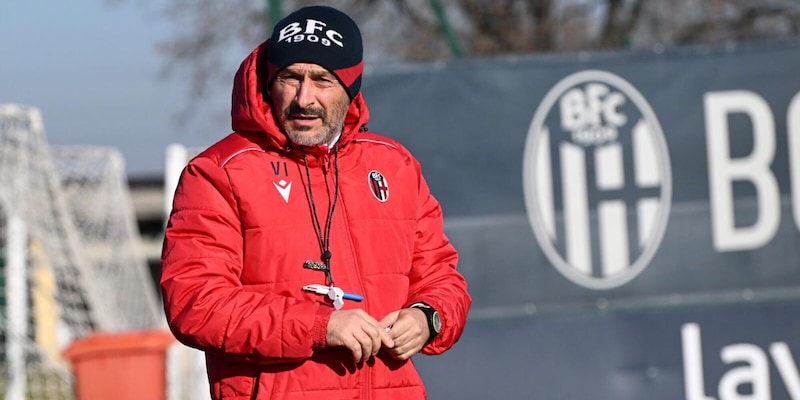 Bologna: l'allenatore italiano chiede un regalo di compleanno ai giocatori prima dell'Europa contro il Celta de Vigo