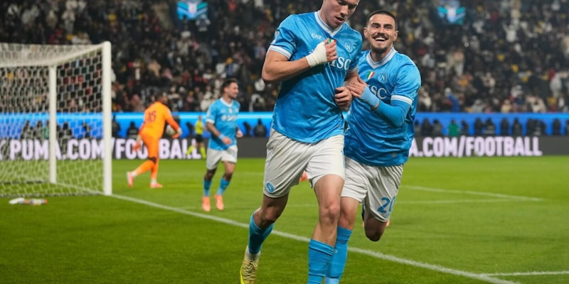 Napoli vince la Supercoppa Italiana 2-0 sul Milan: Neres e Hojlund portano gli azzurri in finale a Riyadh