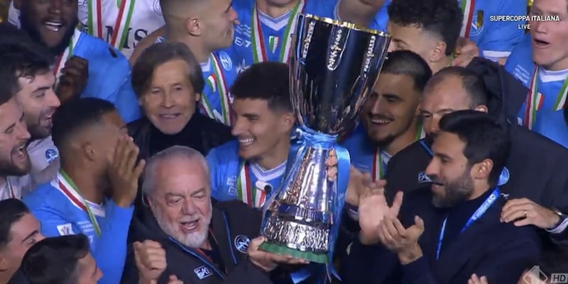 Napoli vince la Supercoppa: De Laurentiis apre la festa
