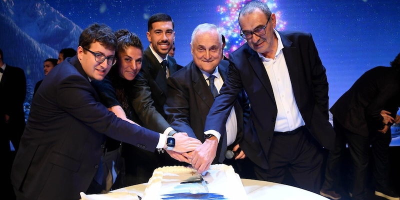 Lotito alla festa di Natale della Lazio: Mi sento tradito ma non vendo, blocco del mercato in dubbio