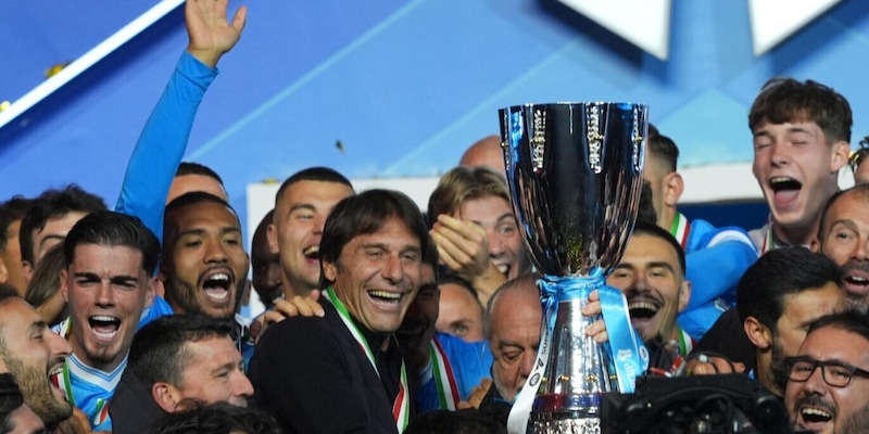 Napoli: la squadra torna a brillare dopo la crisi