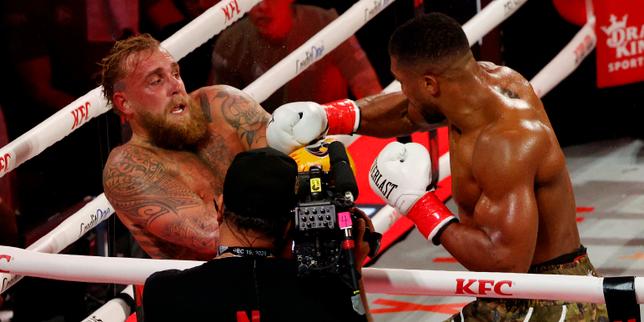 Anthony Joshua vince con KO al sesto round contro Jake Paul: il match trasmesso su Netflix