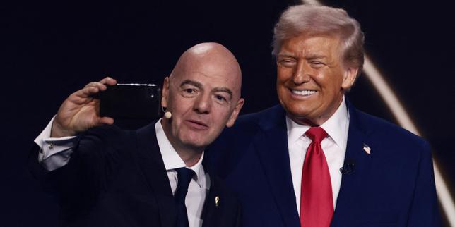Donald Trump premiato con il Premio della Pace alla cerimonia del sorteggio della Coppa del Mondo 2026