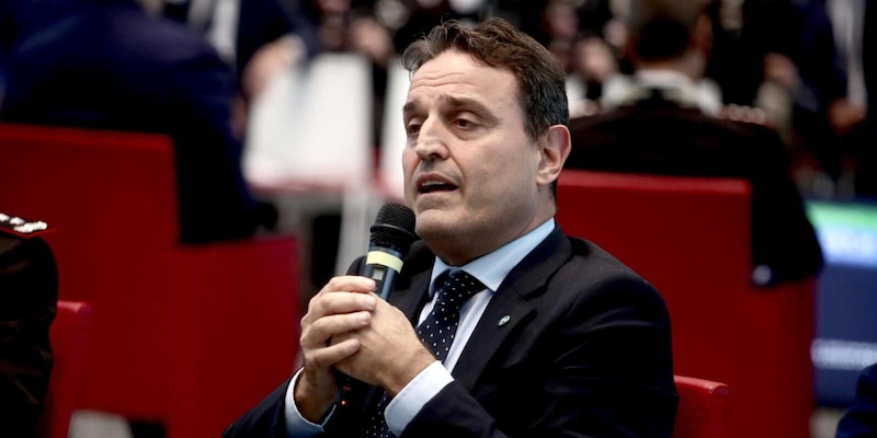 Zappi sospeso per 13 mesi: pressioni e verbali modificati