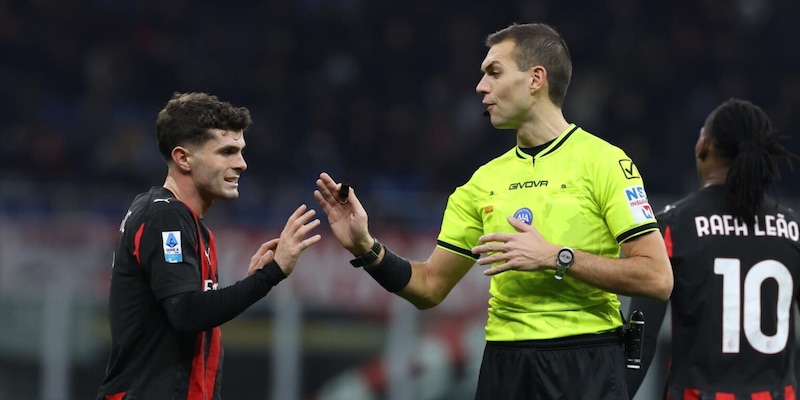 Milan-Lecce: pochi fischi per Zufferli, rete di Fullkrug confermata regolare