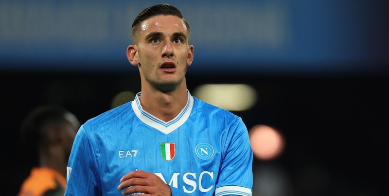 Mourinho punta su Lucca: Napoli e Benfica in trattativa per il trasferimento