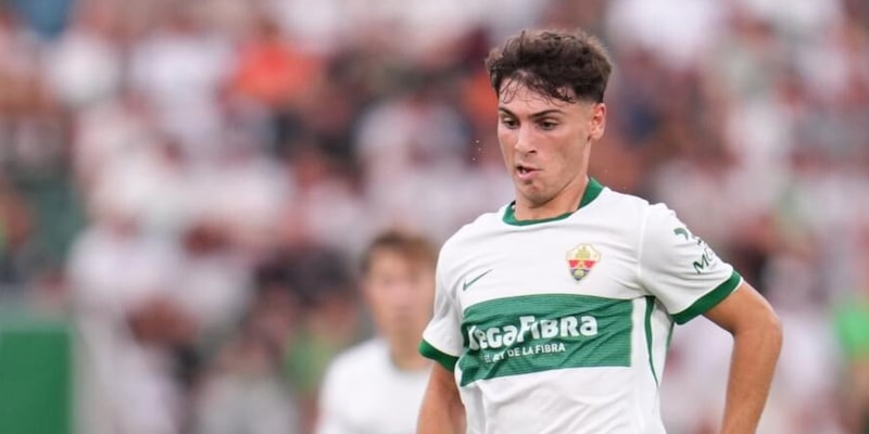 Lazio punta su Mendoza: nuovo mediano in vista dopo la partenza di Toth