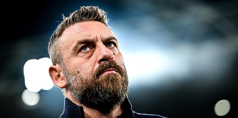 De Rossi in ritiro a Roma: preparazione intensiva per lo scontro con la Lazio