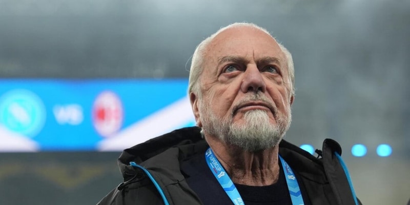 De Laurentiis lancia il suo primo tweet: auguri di buon anno al Napoli