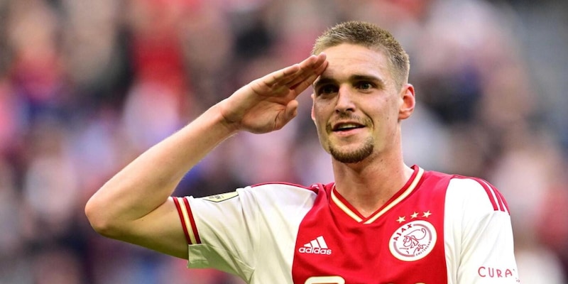 Lazio firma Jasper Taylor dall'Ajax, sostituisce Guendouzi