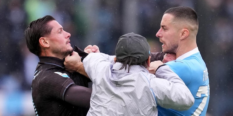 Rissa finale Lazio‑Napoli: sospensioni per due giocatori e sanzioni per la Roma