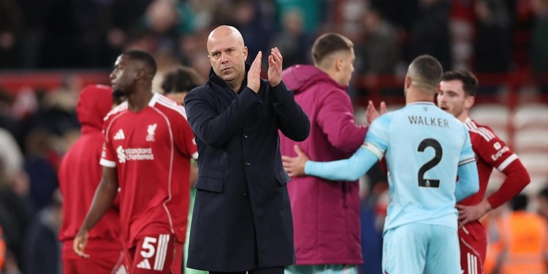 Premier League: Arsenal 0‑0, Liverpool 1‑1, Chelsea 2‑0, West Ham 1‑0, Sunderland con Le Fee