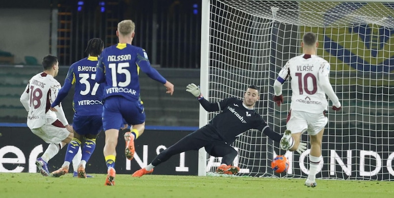 Torino vince 3‑0 a Verona: Zanetti tre gol in apertura stagione