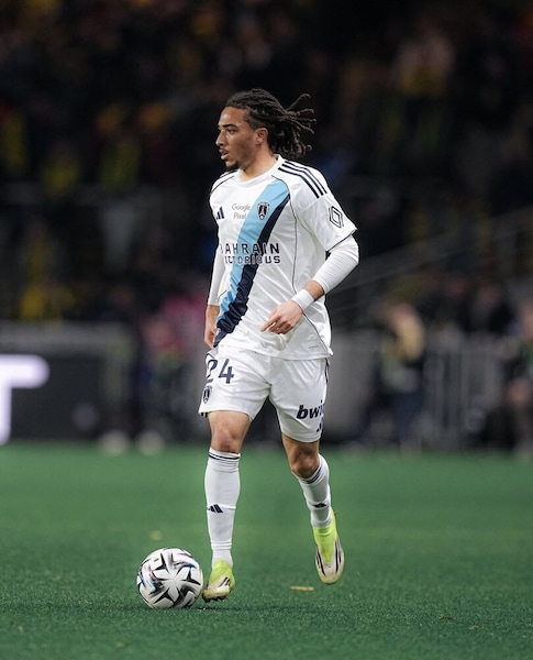 Koleosho garantisce la salvezza al Paris FC: 2-1 su Nantes