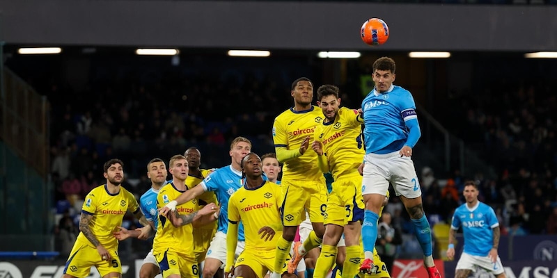 Verona pareggia contro Napoli: rimonta 2‑2 con gol di McTominay e Di Lorenzo