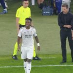 Simeone e Vinicius si scontrano nella Supercopa: un episodio di tensione