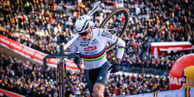 Van der Poel conquista la tappa di Benidorm nella Vuelta a España