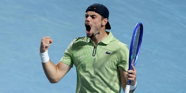 Arthur Géa, l'unico francese a qualificarsi all'Australian Open, sconfigge Jiri Lehecka