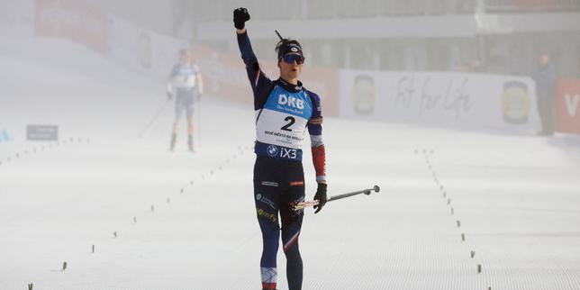 Francia domina l'ultima tappa di biathlon a Nove Mesto: Simon e Perrot trionfano in mass start