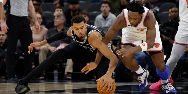 Victor Wembanyama si infortuna, i Spurs vincono 134‑132 sui Knicks