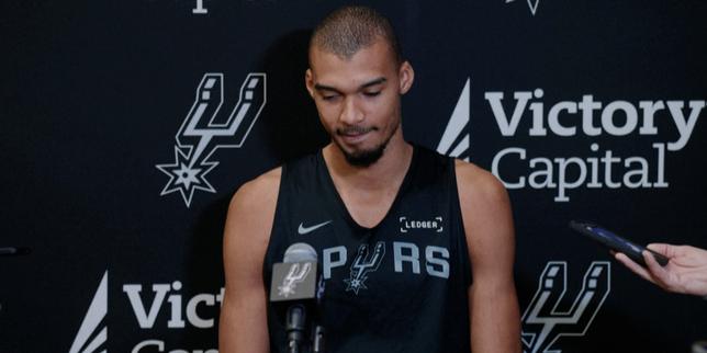 Victor Wembanyama critica la polizia dell'immigrazione per l'uccisione di due civili a Minneapolis