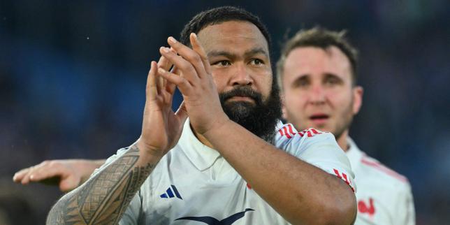 Uini Atonio, pilier del rugby francese, termina la carriera dopo un grave attacco cardiaco