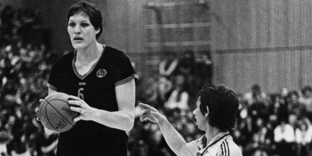 Ouliana Semionova, leggenda del basket femminile sovietico, muore a 73 anni